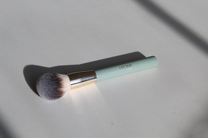 Nº6 Large Powder Blending Brush