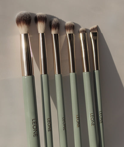 N°9 Medium Crease Brush