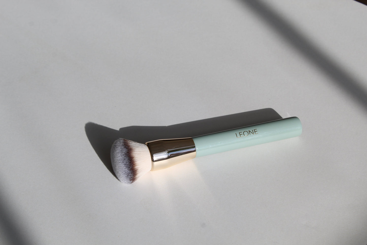 N°2 Flawless Foundation Buffing Brush