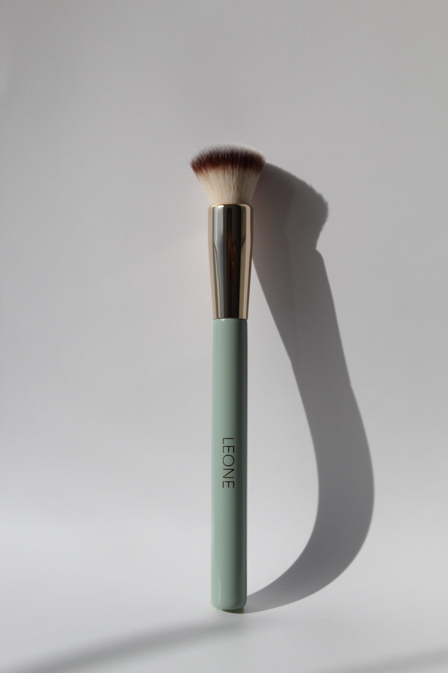 Nº4 Creaseless Concealer Buffing Brush