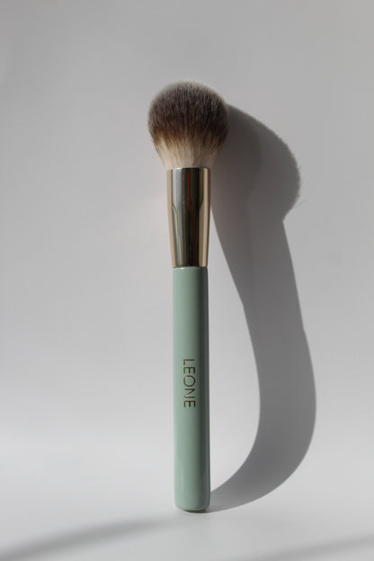 Nº5 Medium Powder Blending Brush