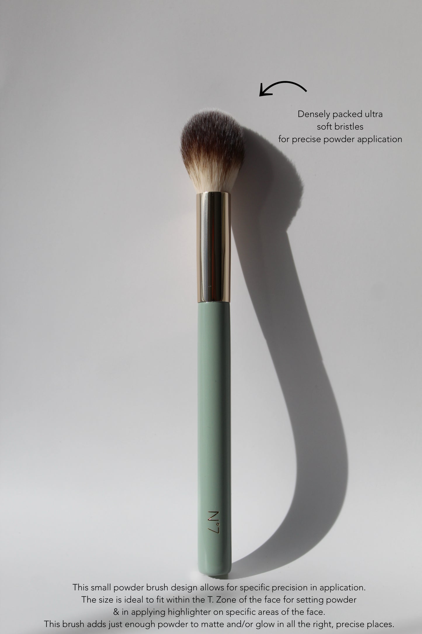 Nº7 Small Powder Blending Brush