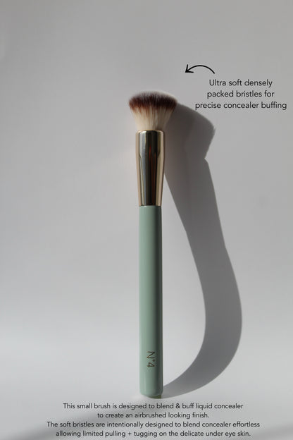 Nº4 Creaseless Concealer Buffing Brush