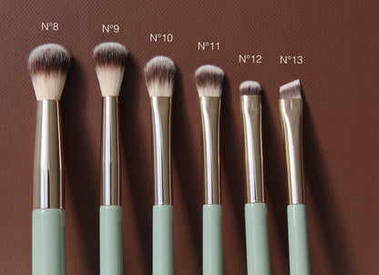 N°9 Medium Crease Brush