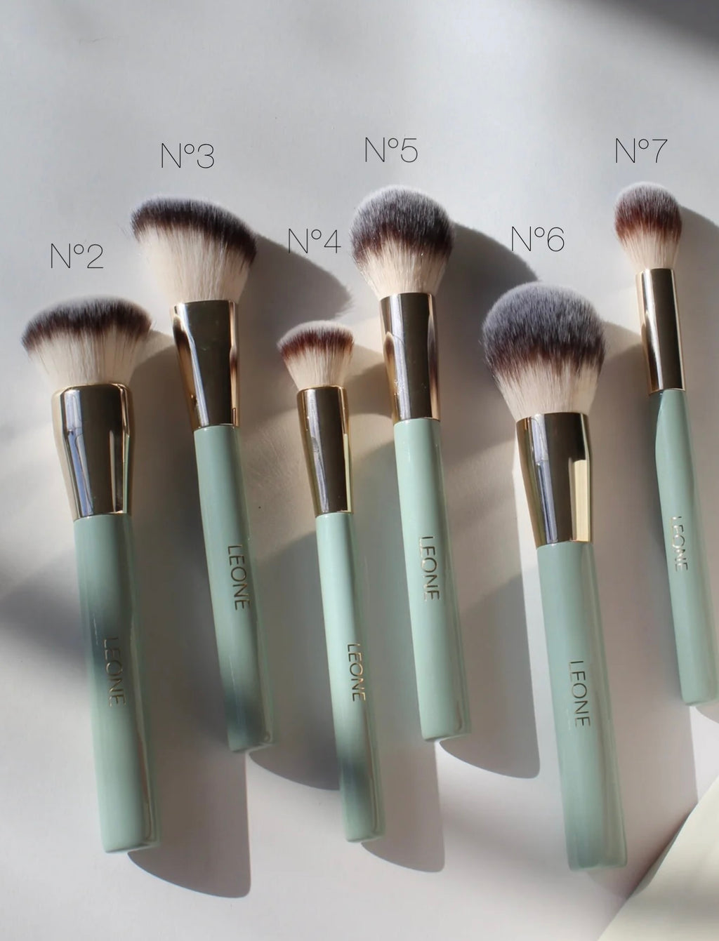 Nº4 Creaseless Concealer Buffing Brush